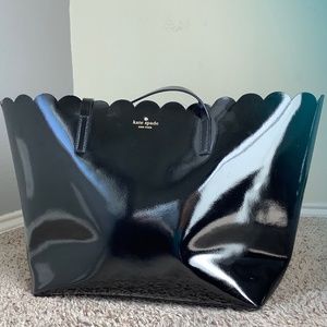 Kate Spade black scalloped bag